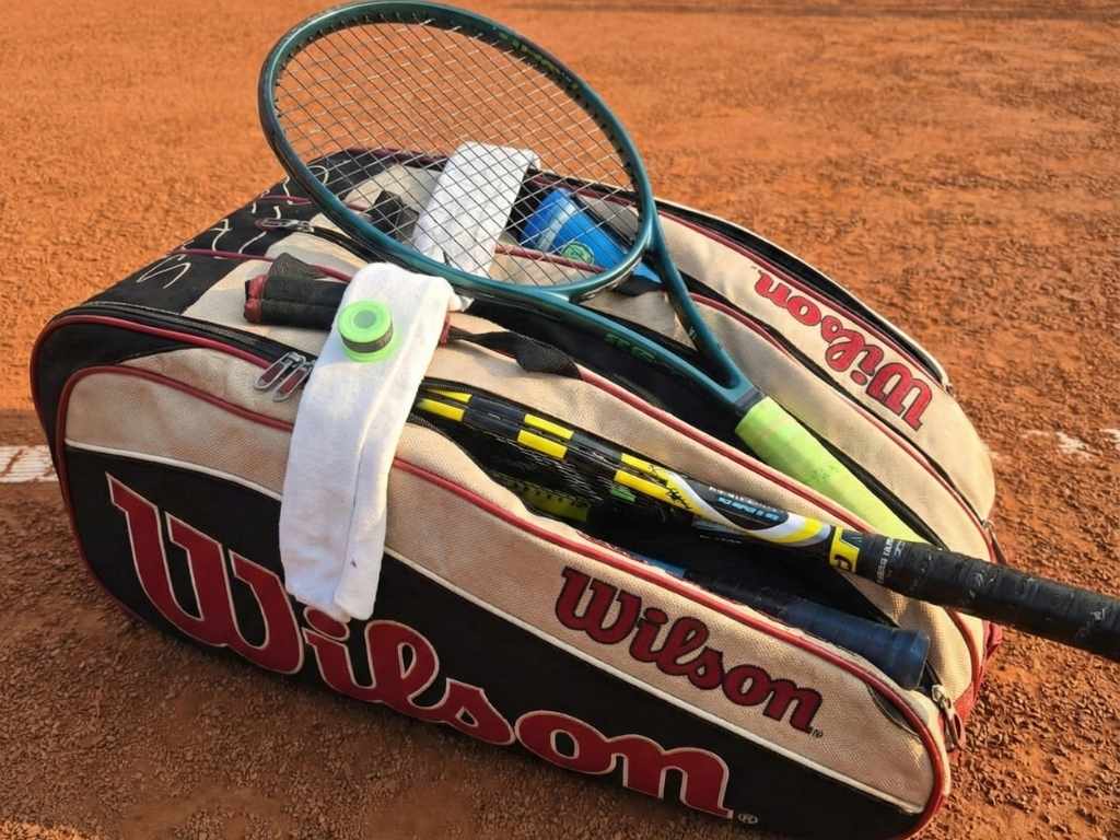 o que tem na minha raqueteira de tênis